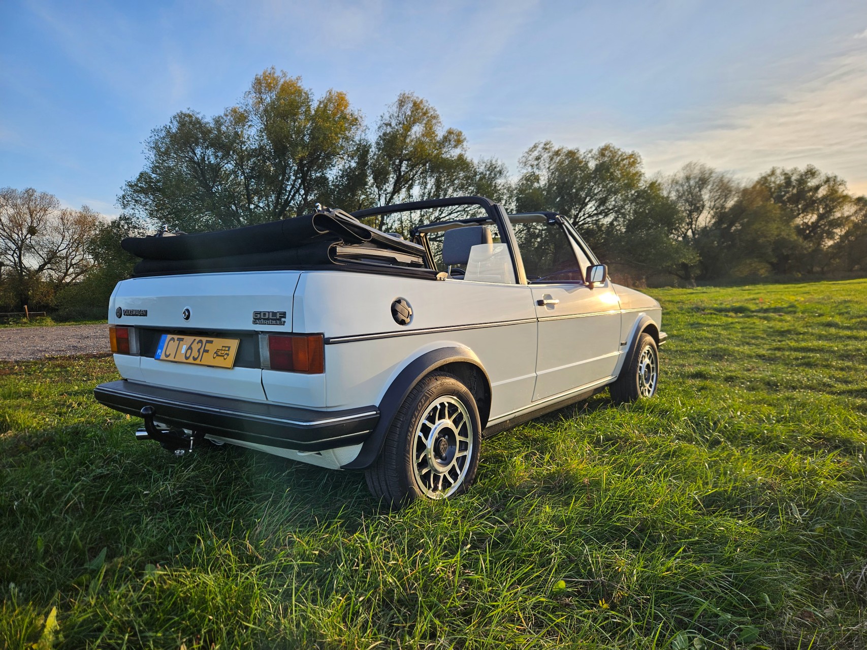 Volkswagen Golf Mk1 Cabriolet - Widok 2