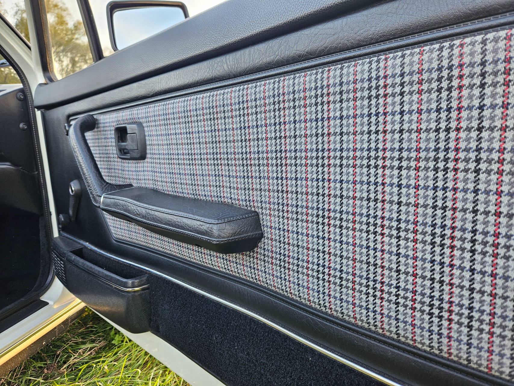 Volkswagen Golf Mk1 Cabriolet - Widok 4